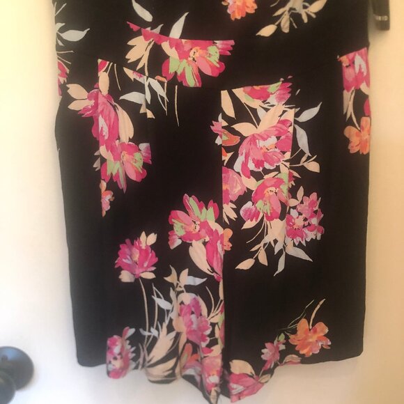 NWT Torrid sleeveless floral romper w/ pockets sz 10 - Picture 4 of 11